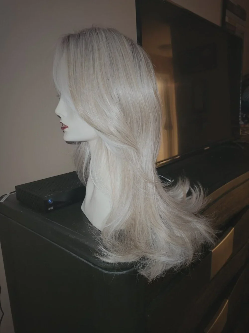 Ash blonde 20 inch long